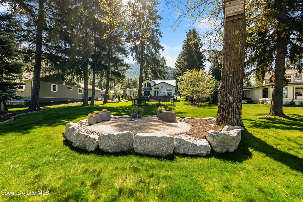 239 Pierce Lane Sagle ID 83860