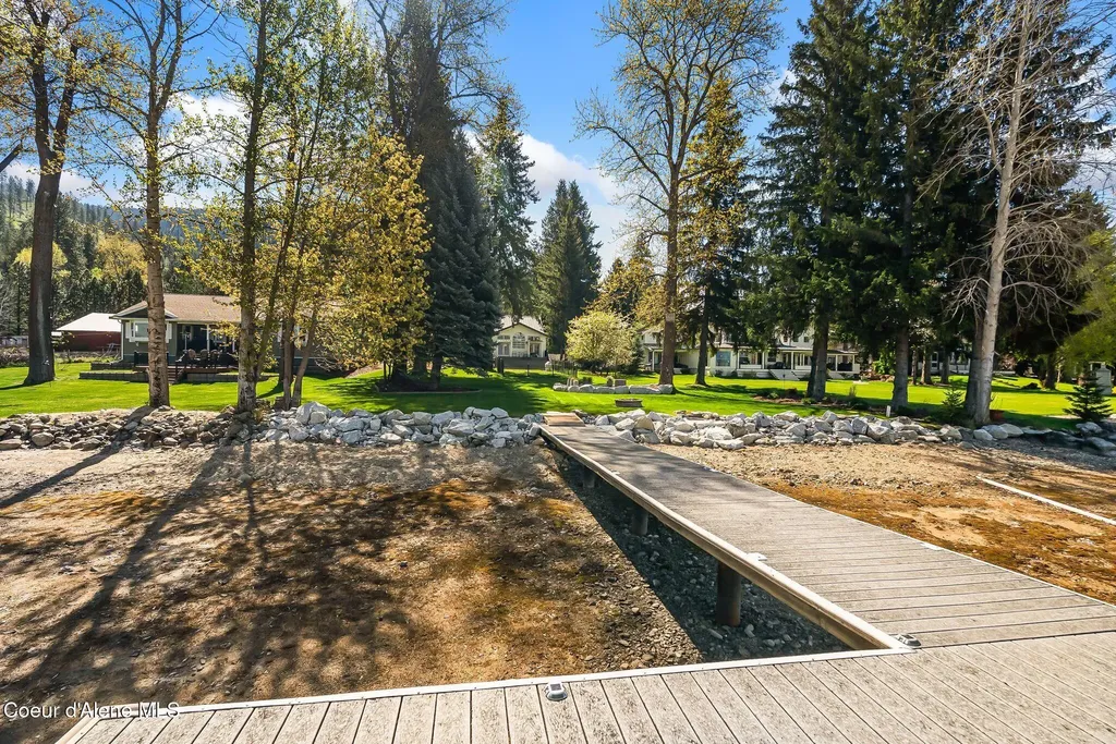 239 Pierce Lane Sagle ID 83860