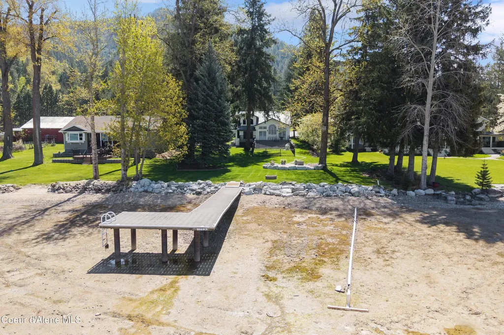 239 Pierce Lane Sagle ID 83860