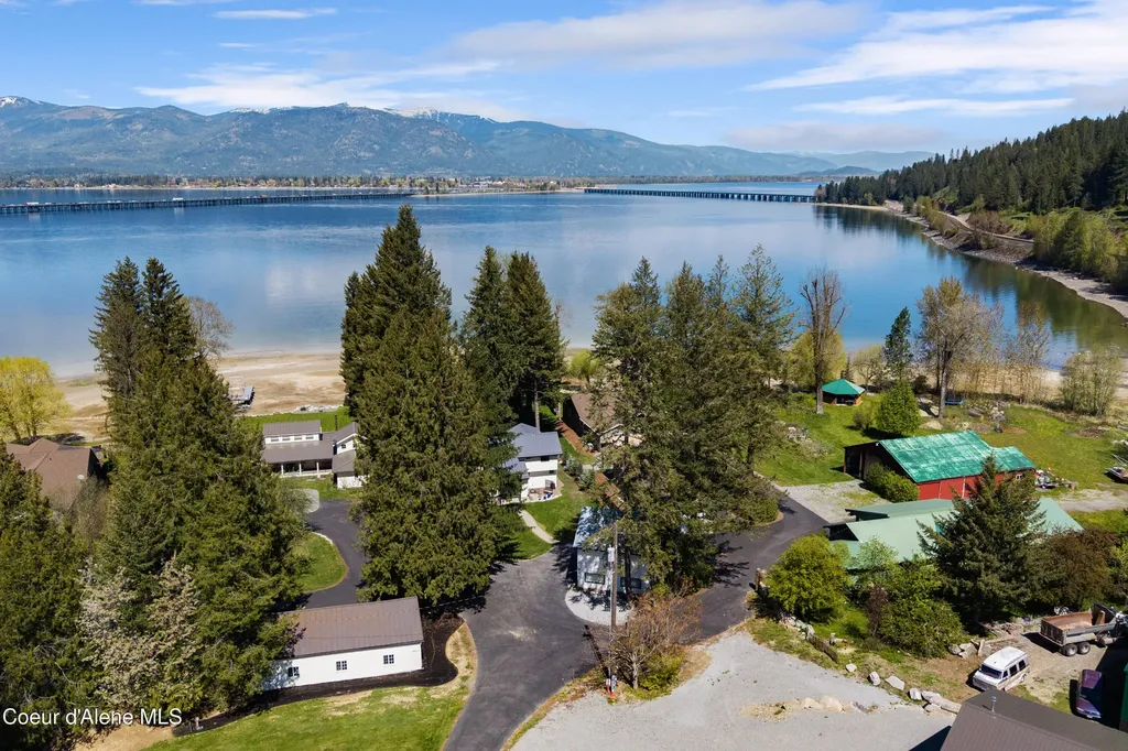 239 Pierce Lane Sagle ID 83860