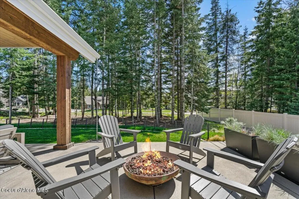 3462 E Winray Drive Hayden ID 83835