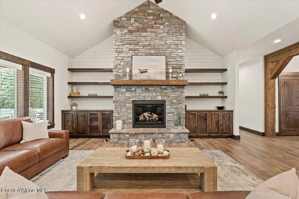3462 E Winray Drive Hayden ID 83835