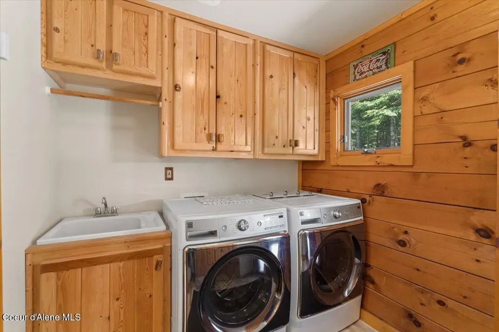 13764 S Ridgeview Drive Harrison ID 83833