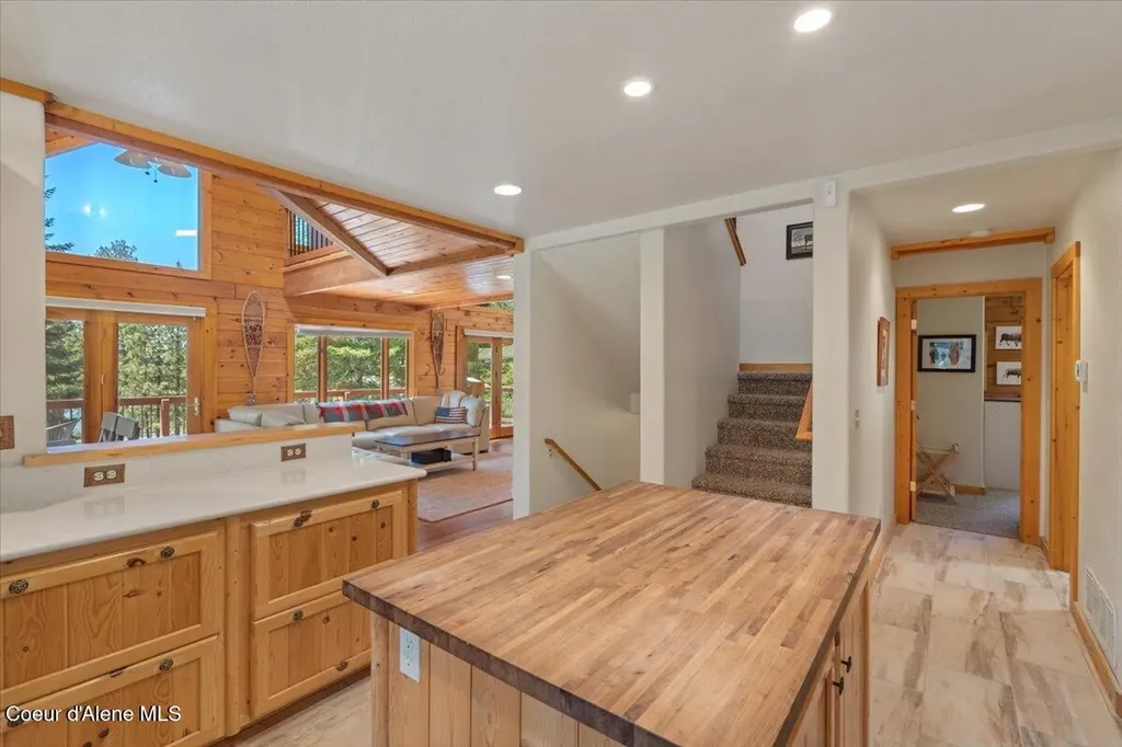 13764 S Ridgeview Drive Harrison ID 83833