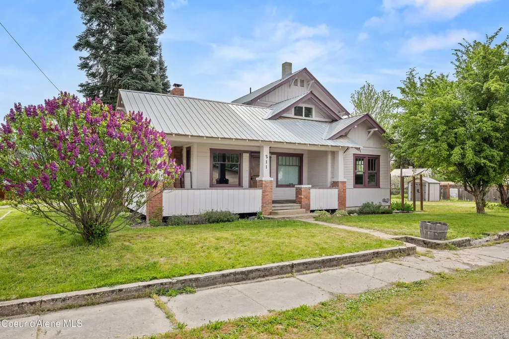 211 4th Street Priest River ID 83856