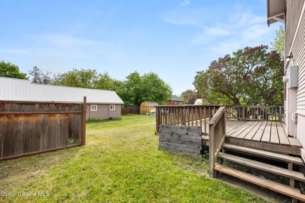 211 4th Street Priest River ID 83856