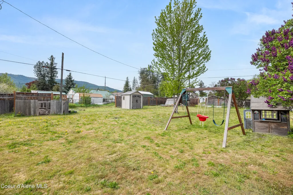 211 4th Street Priest River ID 83856