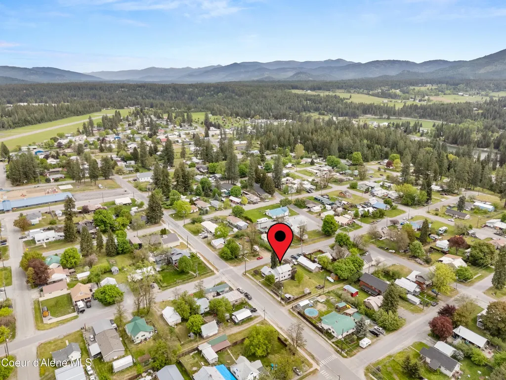 211 4th Street Priest River ID 83856