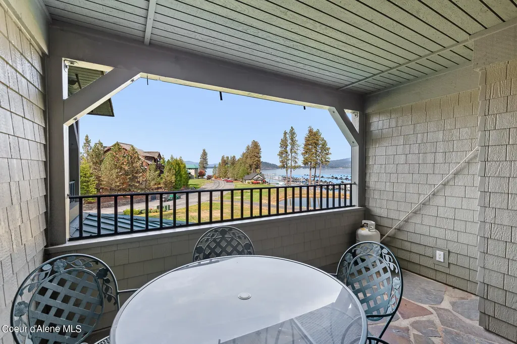 4724 S Arrow Point Drive Harrison ID 83833