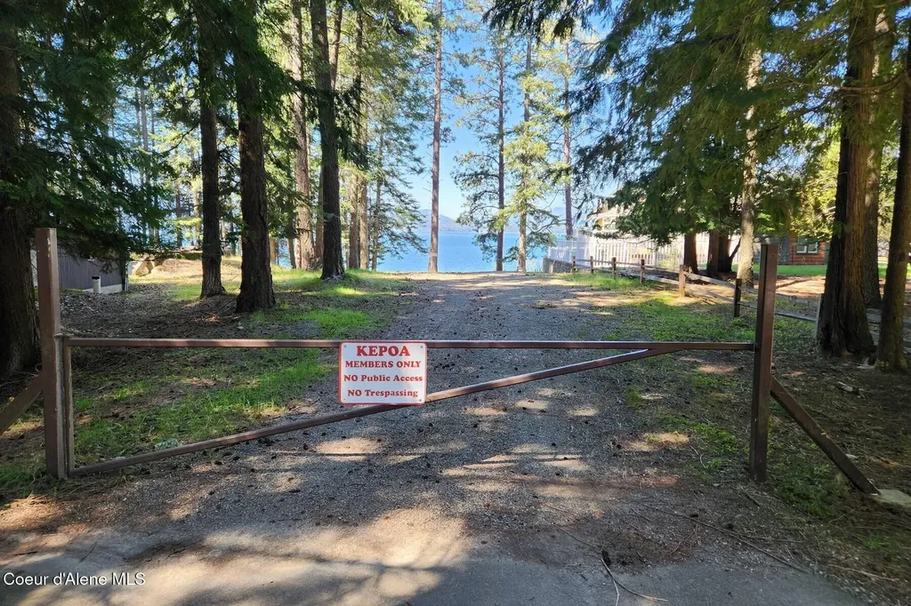 Nna E David Thompson Road Hope ID 83836