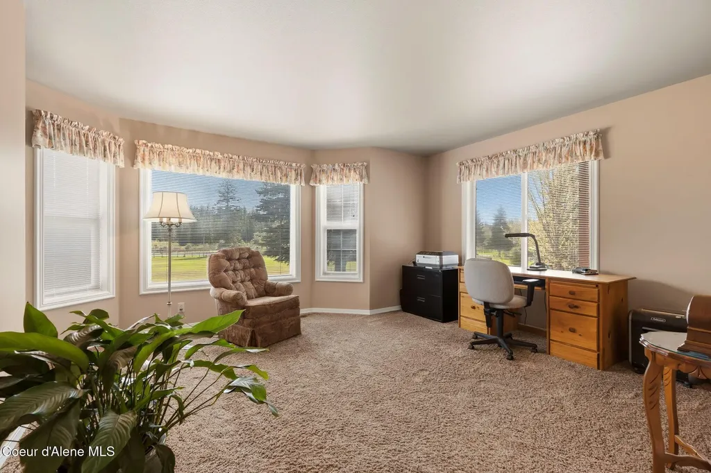 2730 Wrenco Loop Sandpoint ID 83864