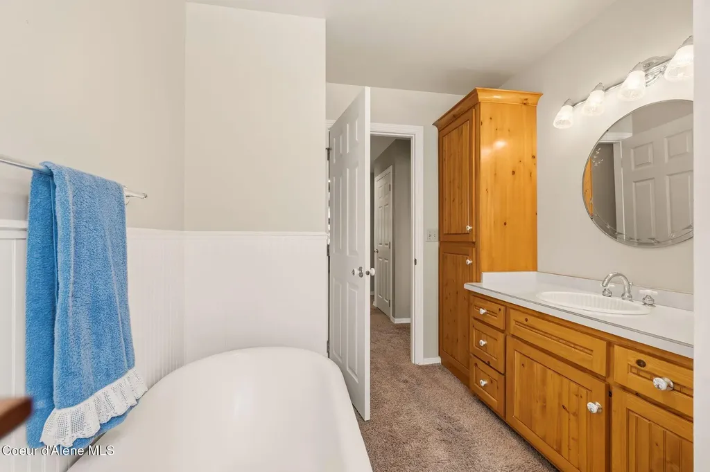 2730 Wrenco Loop Sandpoint ID 83864