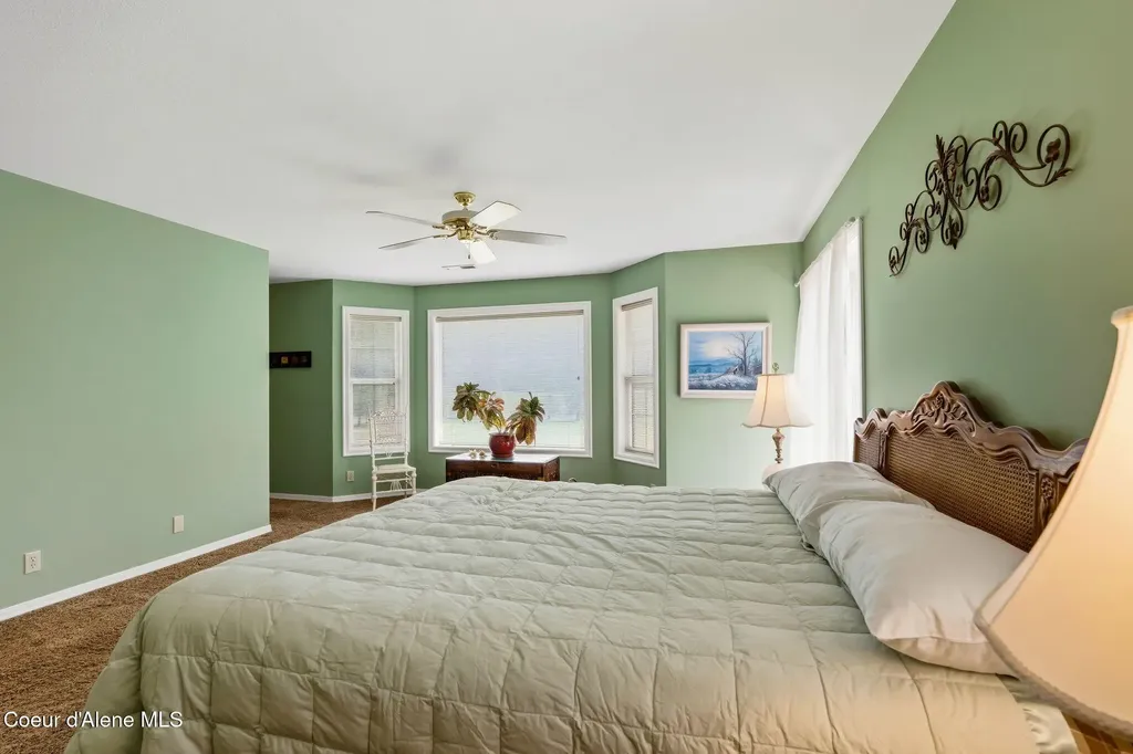 2730 Wrenco Loop Sandpoint ID 83864