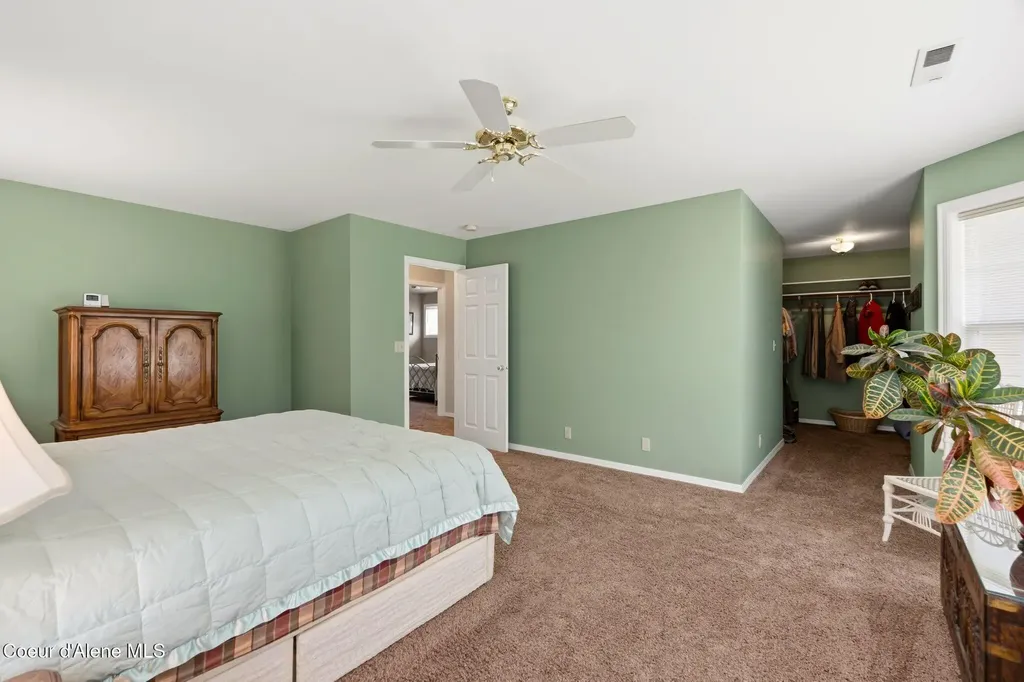 2730 Wrenco Loop Sandpoint ID 83864
