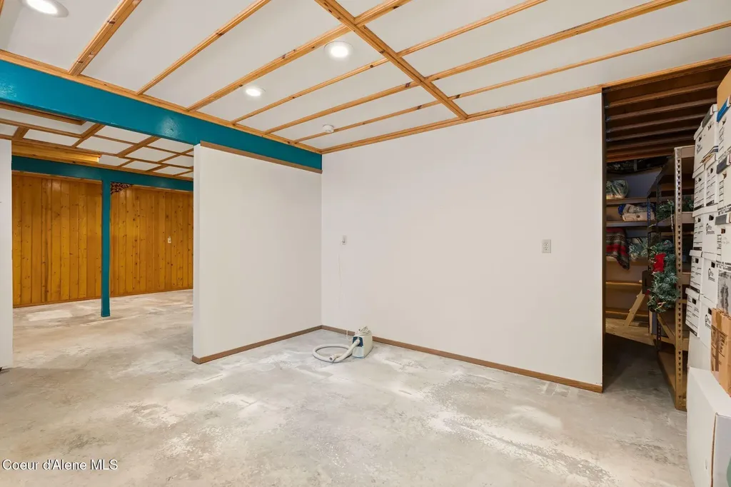 2730 Wrenco Loop Sandpoint ID 83864