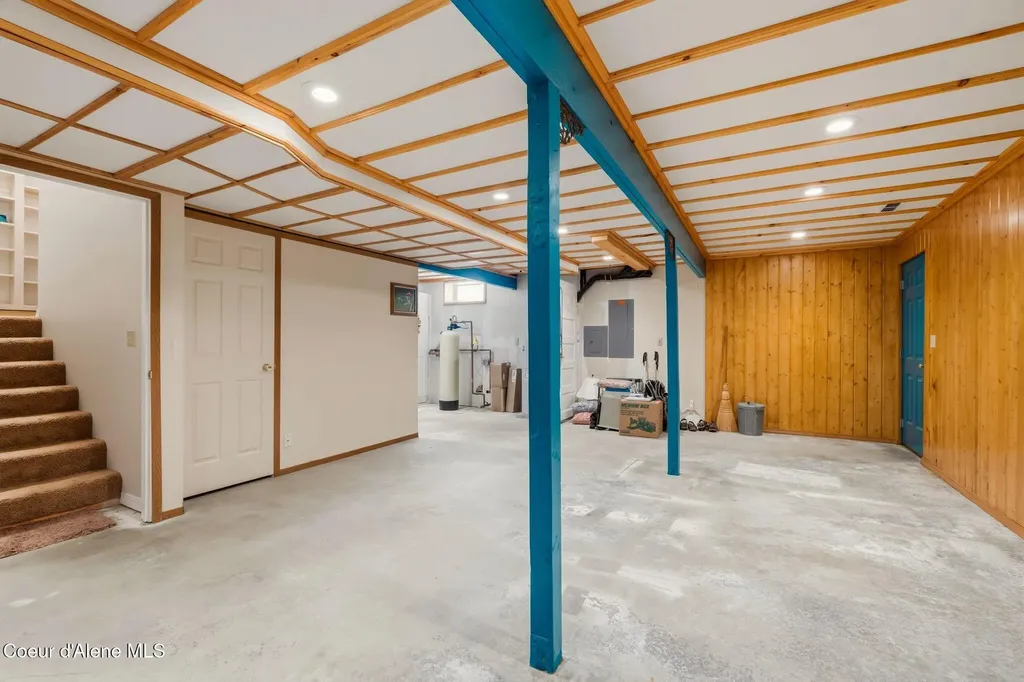 2730 Wrenco Loop Sandpoint ID 83864