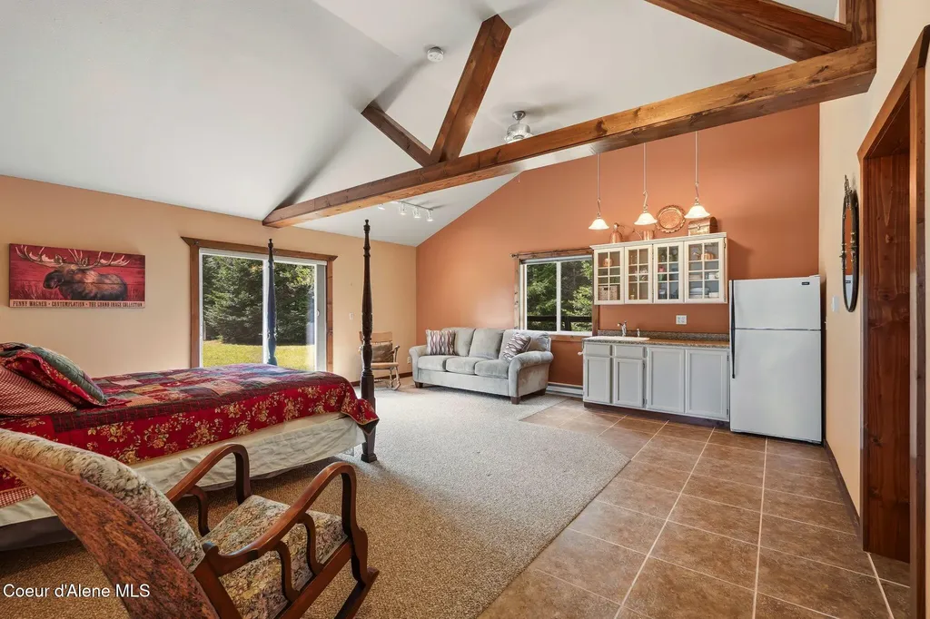 2730 Wrenco Loop Sandpoint ID 83864
