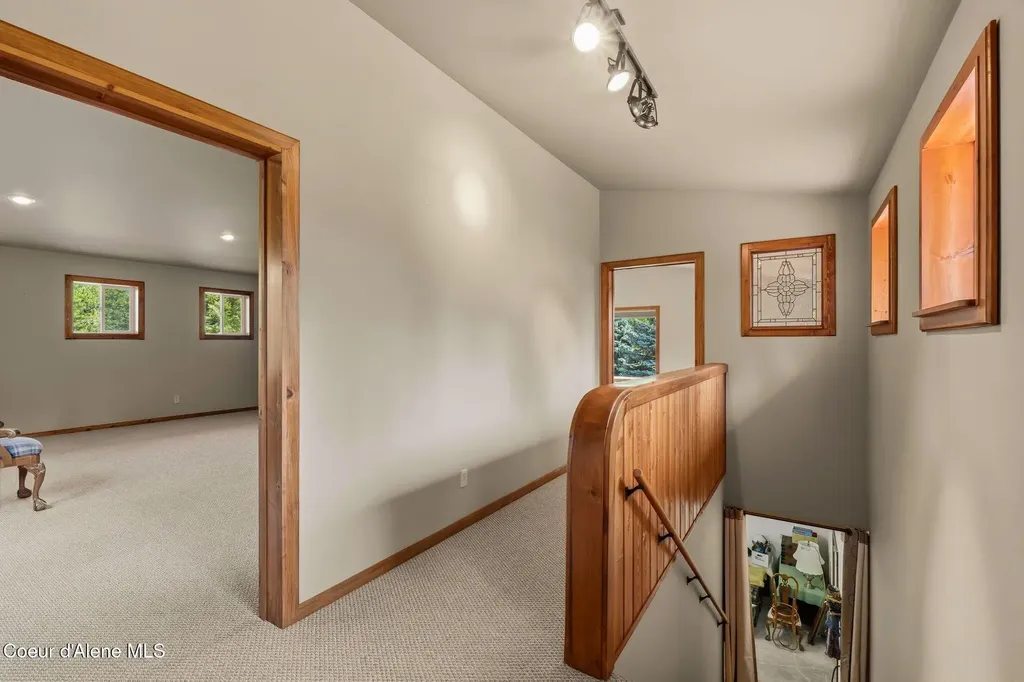 2730 Wrenco Loop Sandpoint ID 83864