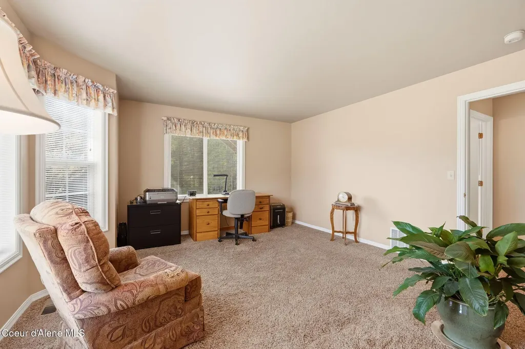 2730 Wrenco Loop Sandpoint ID 83864