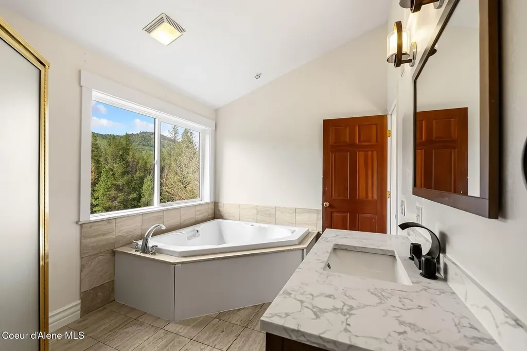 192 Bobbie Lynn Lane Sagle ID 83860
