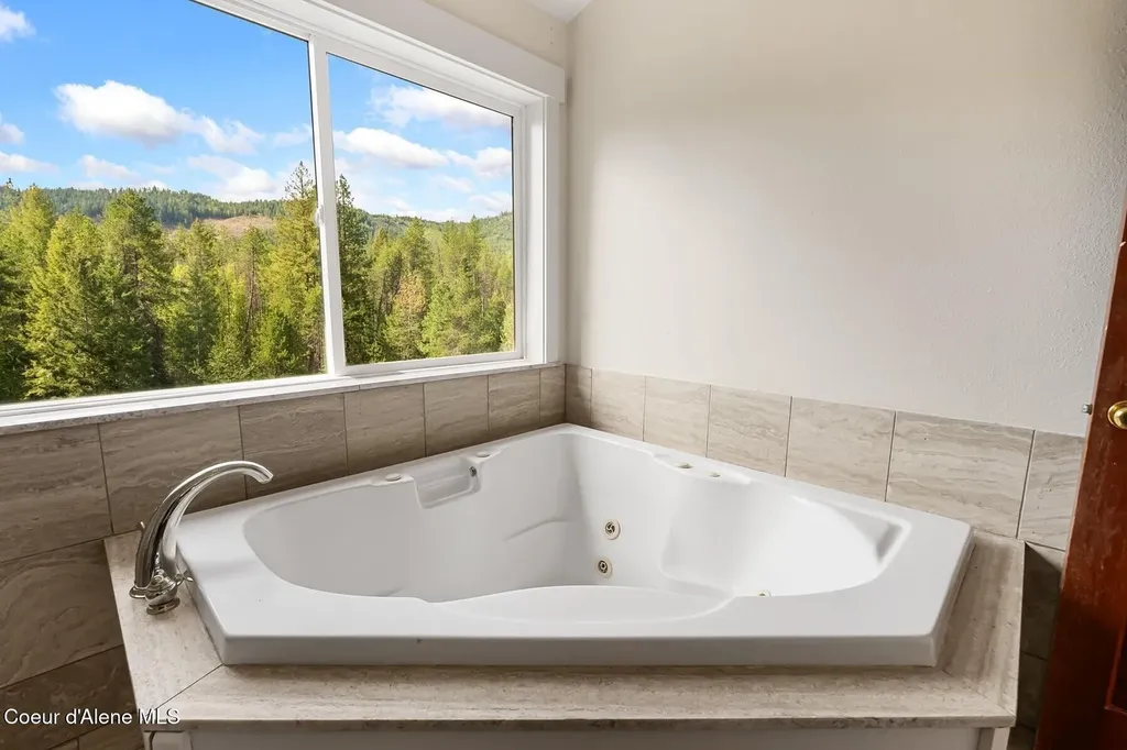192 Bobbie Lynn Lane Sagle ID 83860