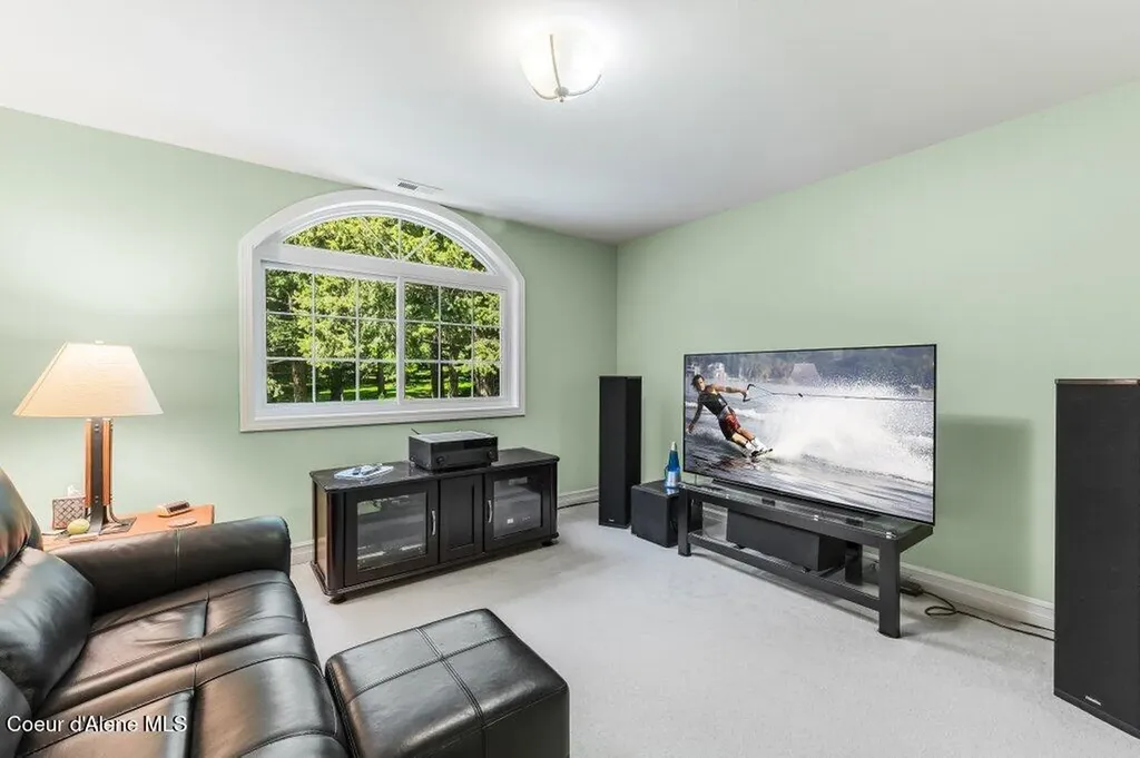 63200 S Powderhorn Bay Road Harrison ID 83833