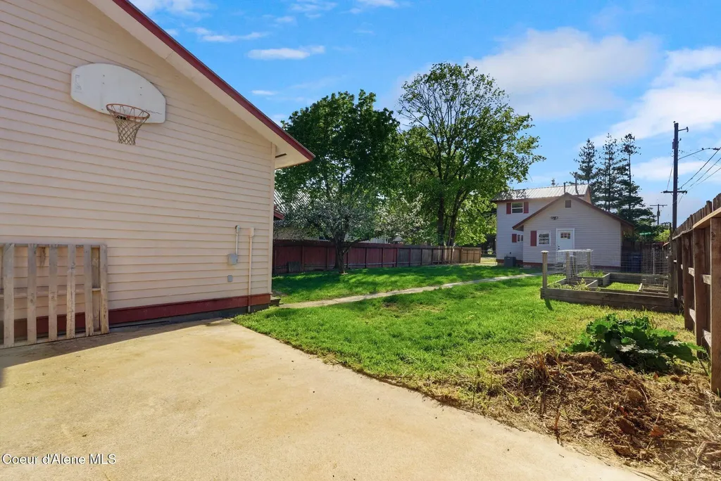 722 Ruth Avenue Sandpoint ID 83864