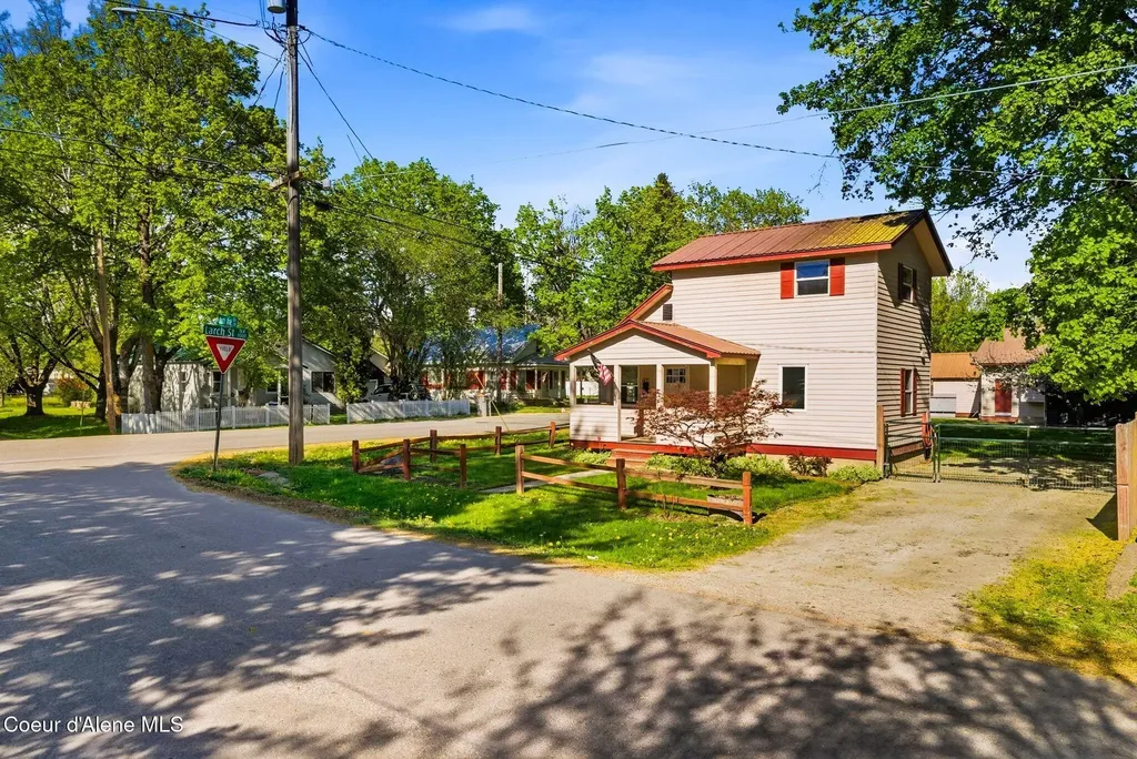 722 Ruth Avenue Sandpoint ID 83864