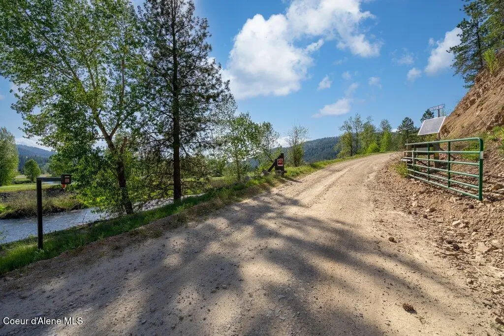 Nka Southfork Rdg Road Smelterville ID 83868