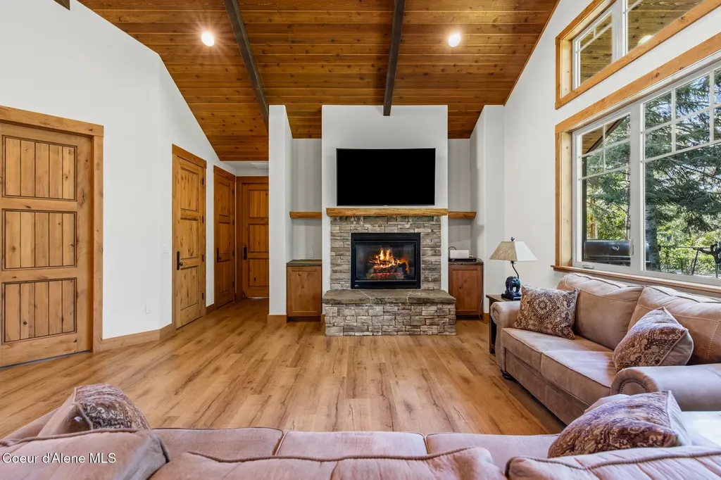 808 Bryce Lane Sandpoint ID 83864