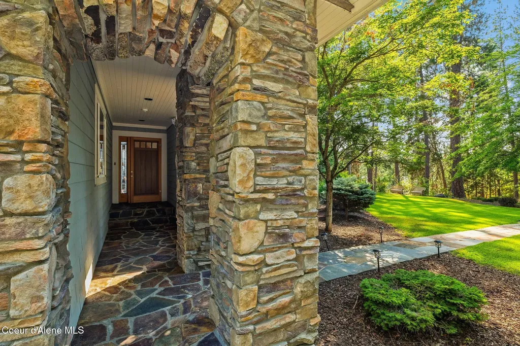 4459 E Ogara Road Harrison ID 83833