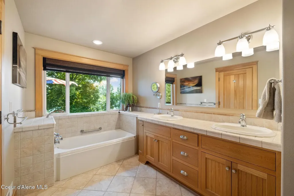 4459 E Ogara Road Harrison ID 83833