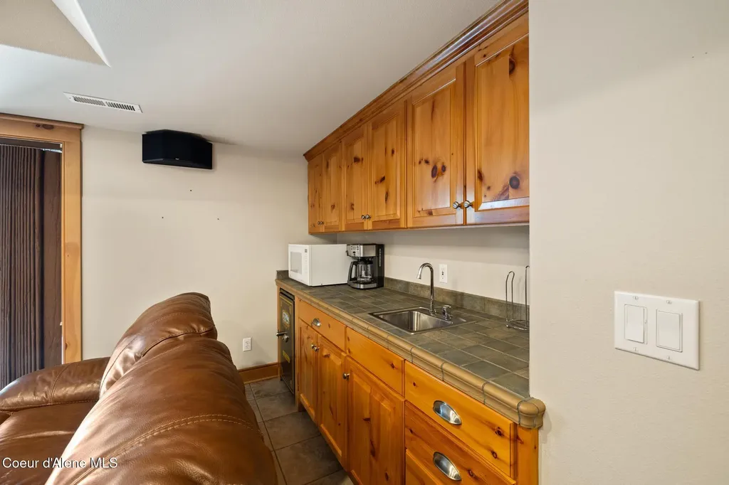 4459 E Ogara Road Harrison ID 83833
