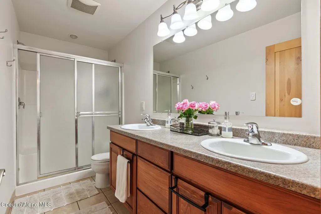 11074 W Riverview Drive Post Falls ID 83854