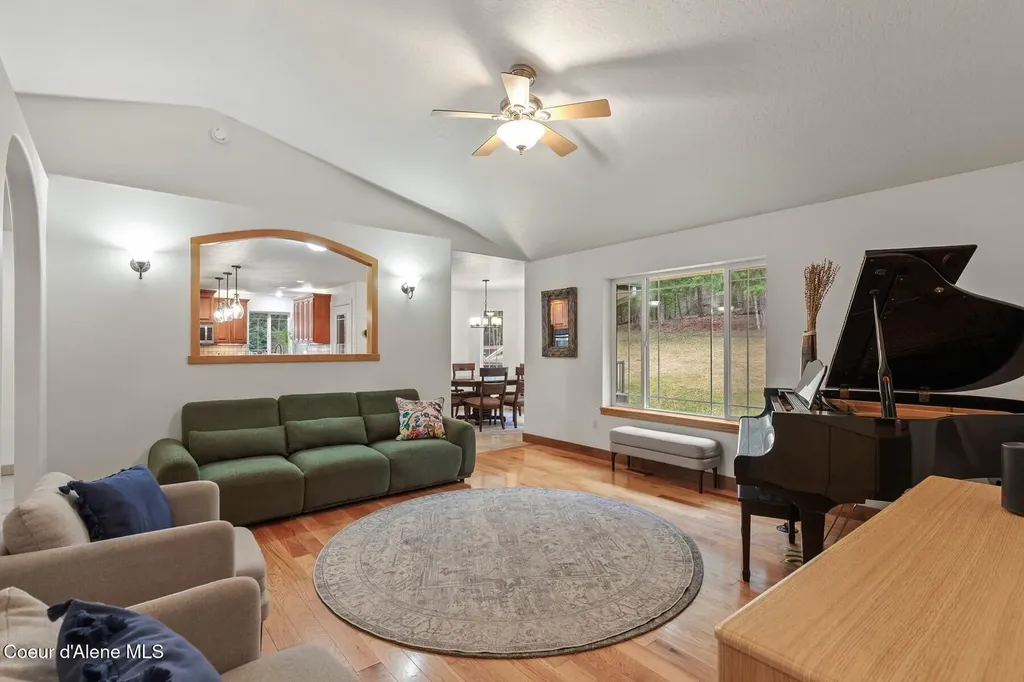 11074 W Riverview Drive Post Falls ID 83854