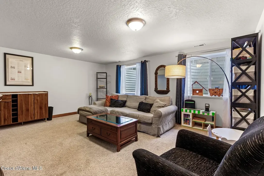 11074 W Riverview Drive Post Falls ID 83854