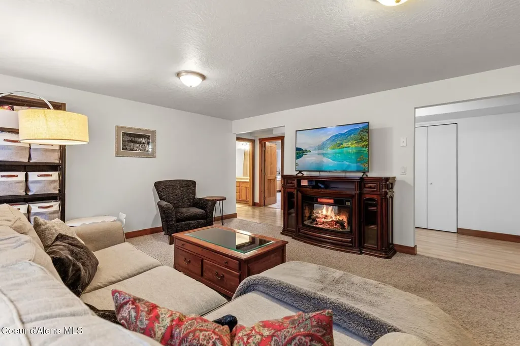 11074 W Riverview Drive Post Falls ID 83854