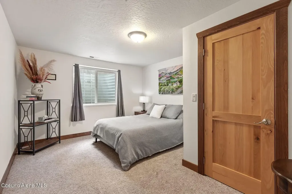 11074 W Riverview Drive Post Falls ID 83854