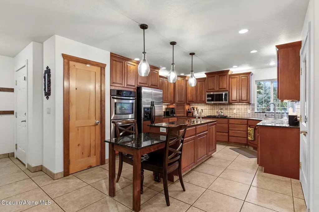 11074 W Riverview Drive Post Falls ID 83854