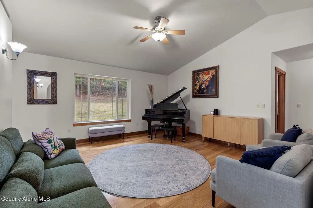 11074 W Riverview Drive Post Falls ID 83854