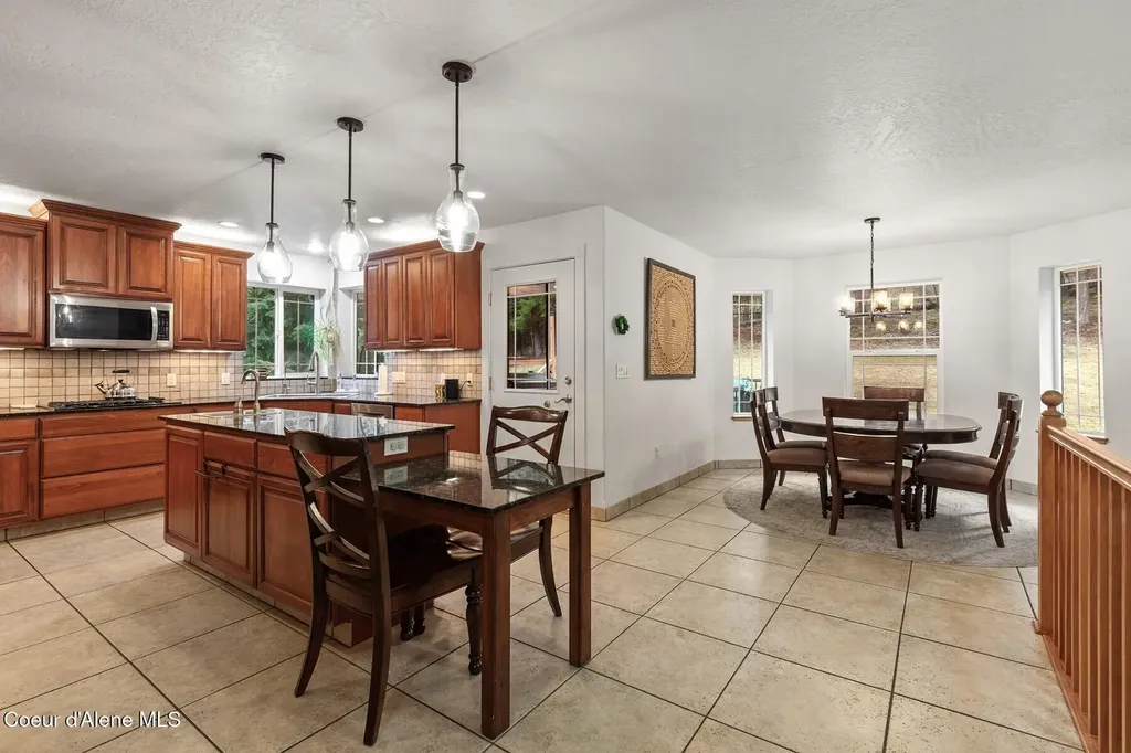 11074 W Riverview Drive Post Falls ID 83854