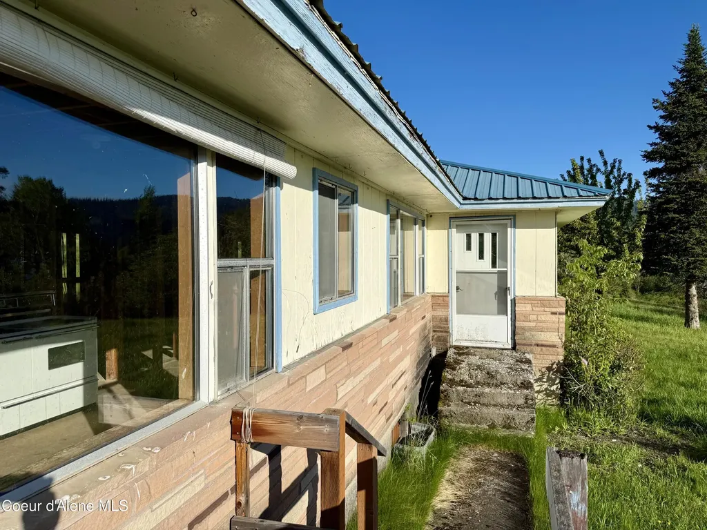 34406 State Highway 3 St. Maries ID 83861