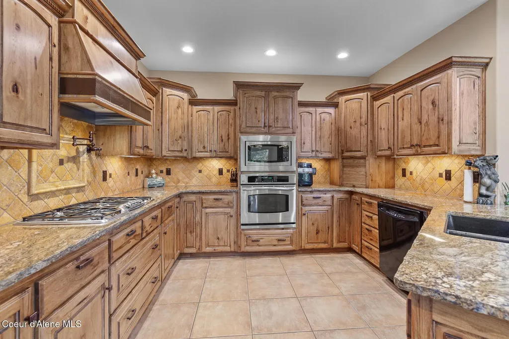 10938 W Twin Lakes Road Rathdrum ID 83858