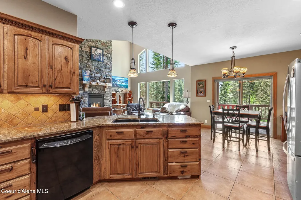 10938 W Twin Lakes Road Rathdrum ID 83858