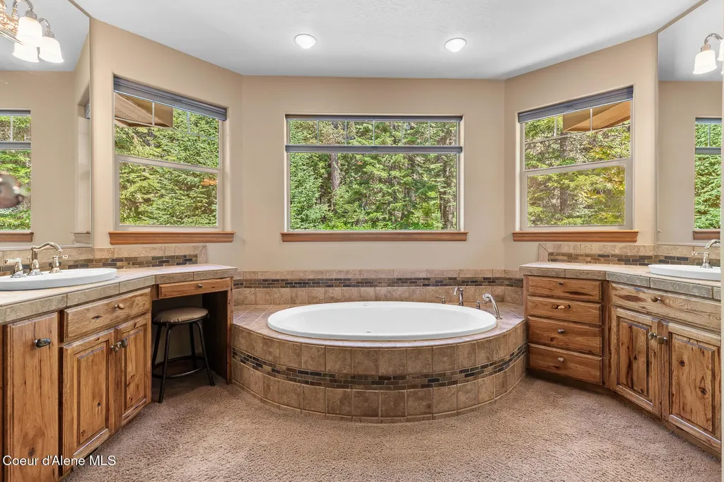 10938 W Twin Lakes Road Rathdrum ID 83858