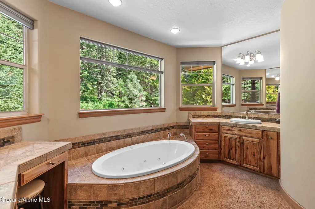 10938 W Twin Lakes Road Rathdrum ID 83858