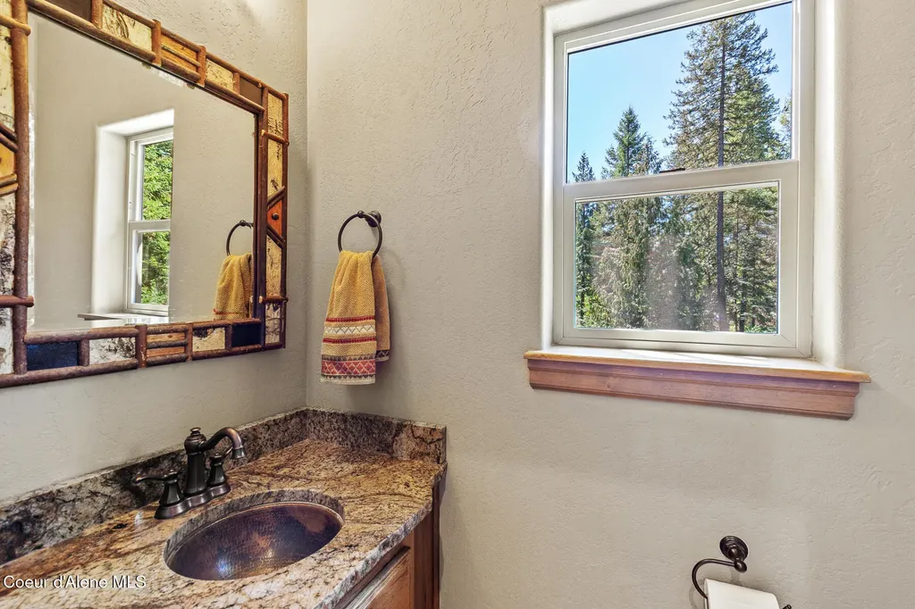 10938 W Twin Lakes Road Rathdrum ID 83858