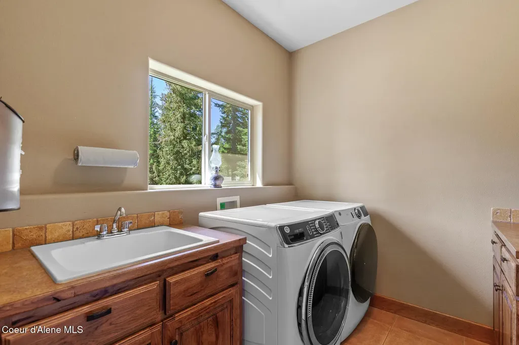 10938 W Twin Lakes Road Rathdrum ID 83858