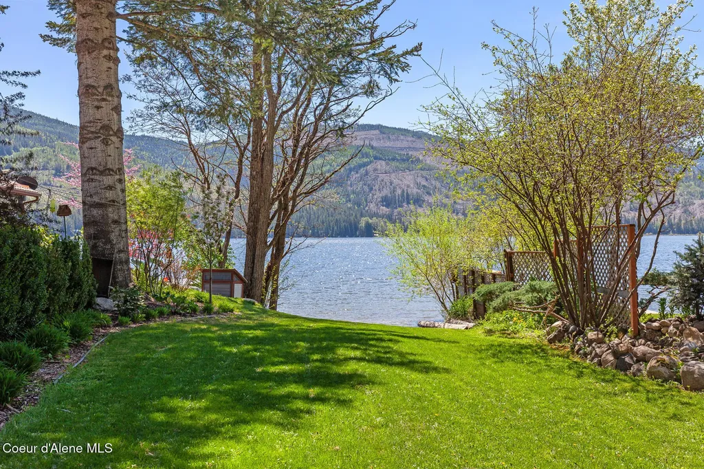 10938 W Twin Lakes Road Rathdrum ID 83858