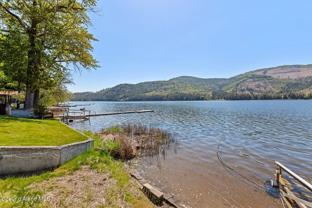 10938 W Twin Lakes Road Rathdrum ID 83858